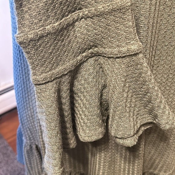 Sweet Lovely by Jen Olive Green Ruffle Top Size 3XL - Picture 4 of 9